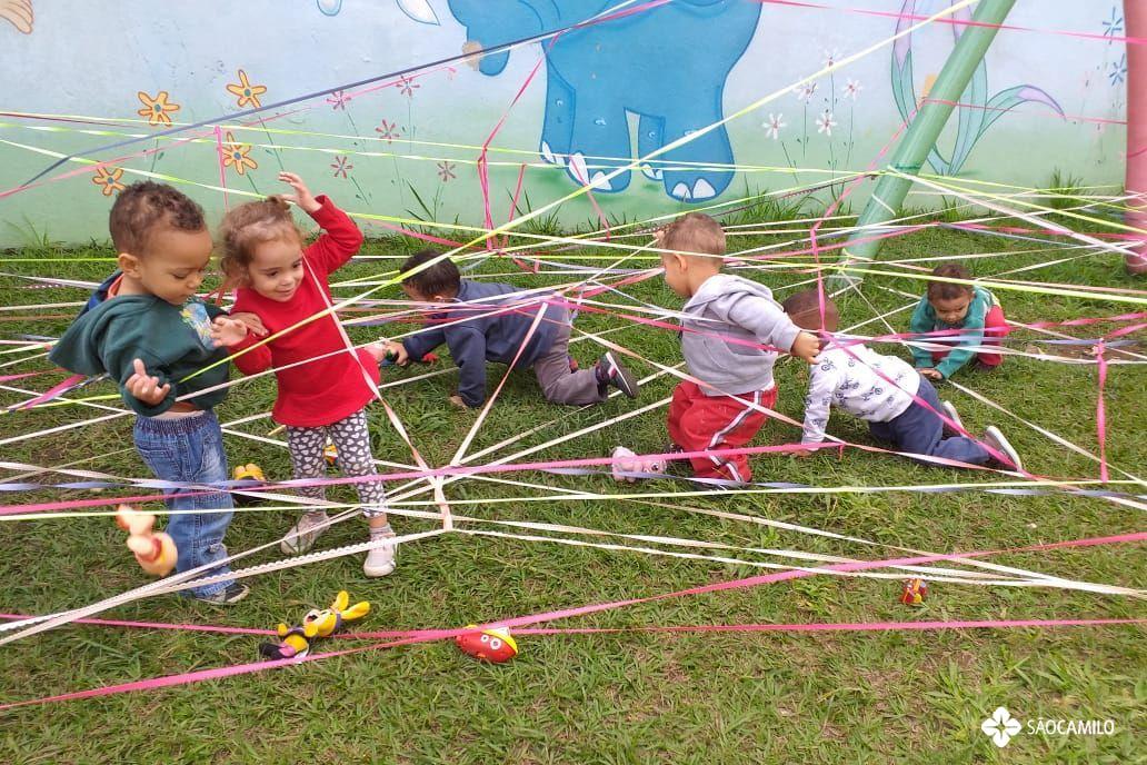 Desvio de obstáculos - Plano de atividade - Crianças bem pequenas -  Educação Infantil